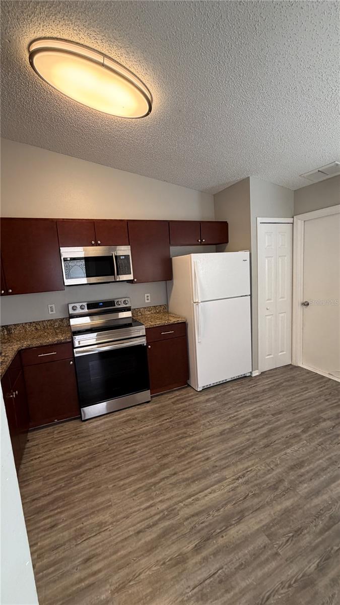 INDIAN POINT PH 1 - Residential Lease