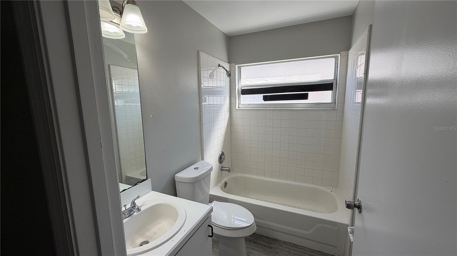 INDIAN POINT PH 1 - Residential Lease