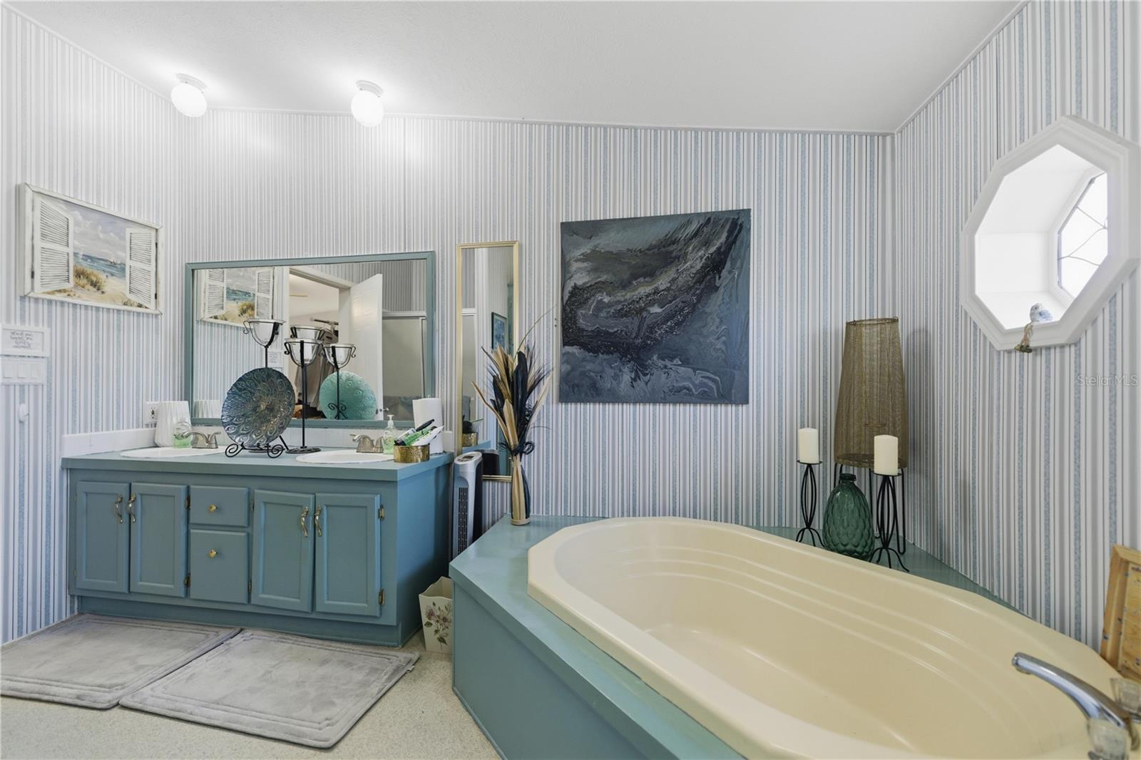 OAKLAND HILLS SUB - Residential