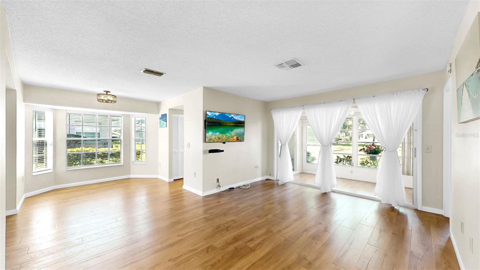 WEDGWOOD VILLAGE CONDO - Residential Lease