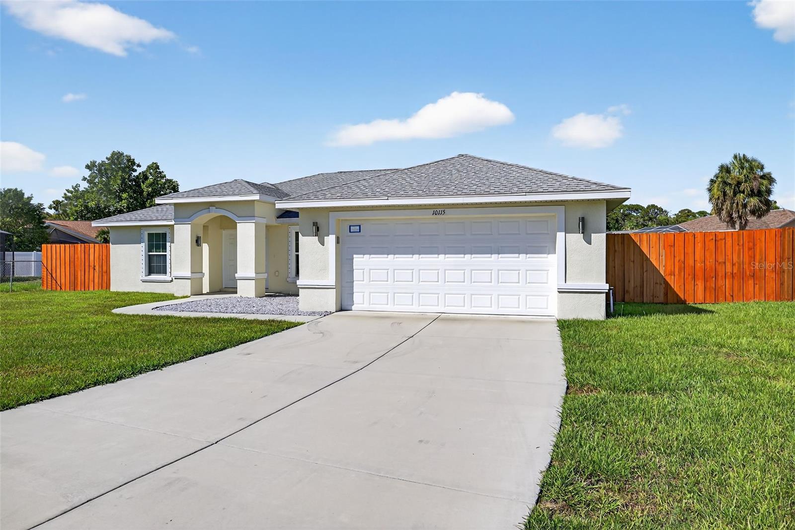 10115 BRIAR CIRCLE