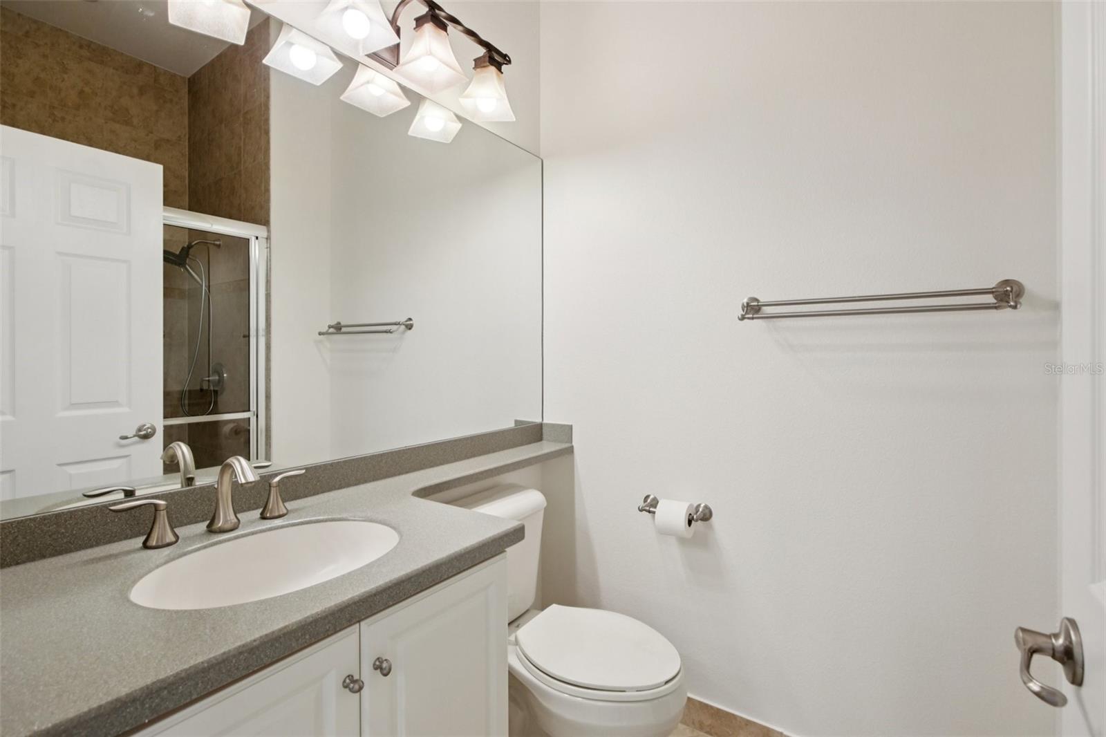 VALENCIA LAKES - Residential