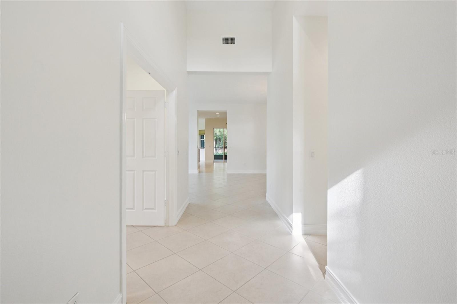 VALENCIA LAKES - Residential