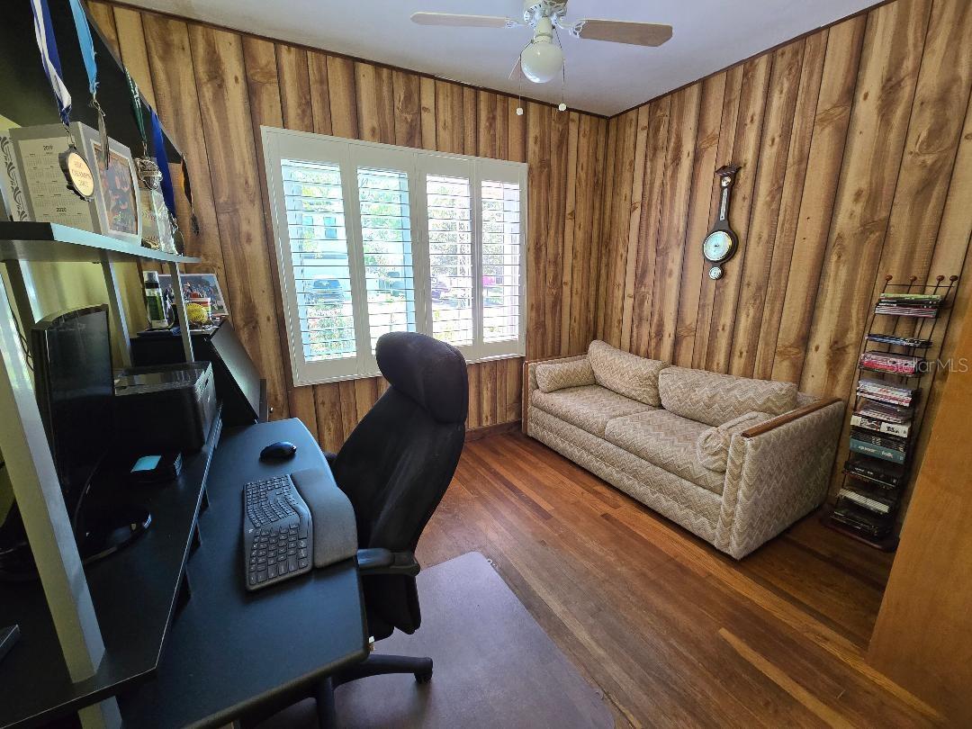 SUBURB ROYAL - Residential