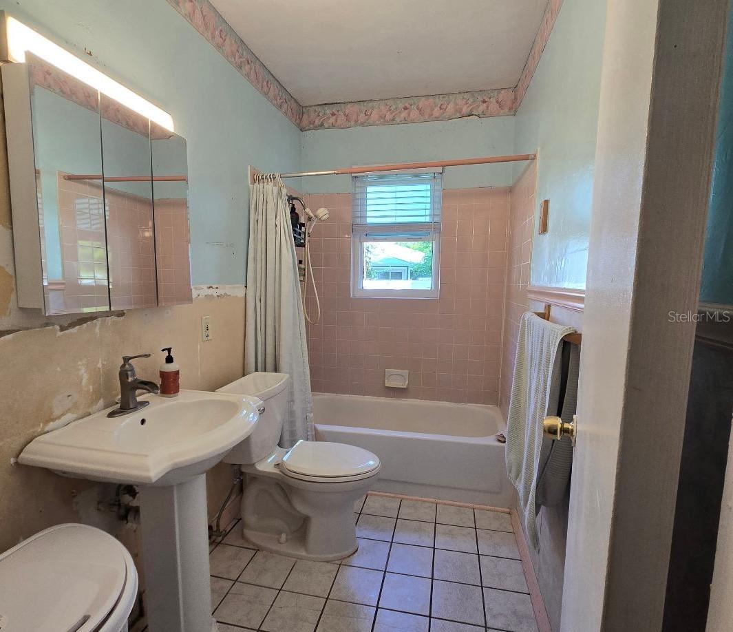 SUBURB ROYAL - Residential