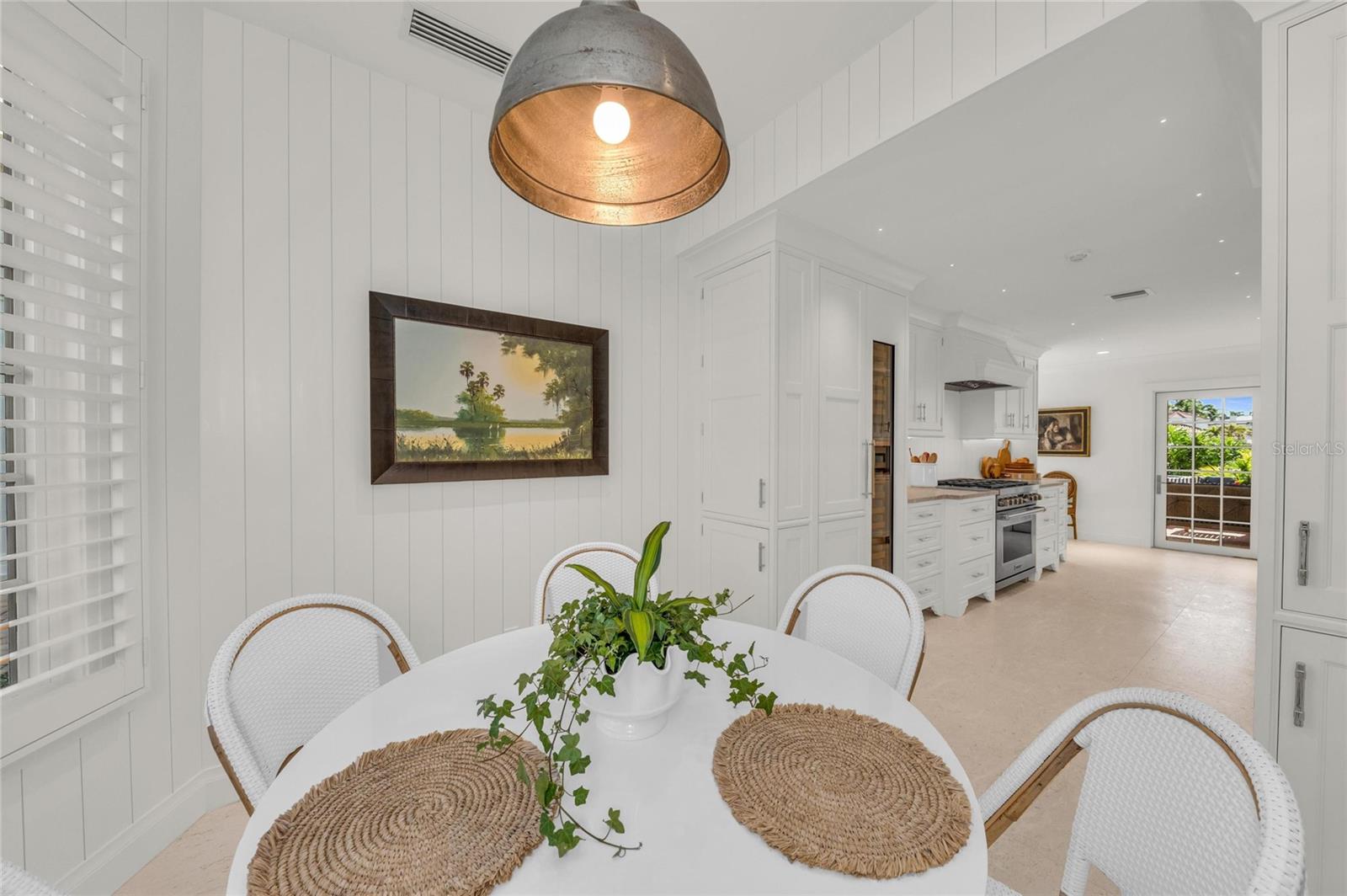 COUNTRY CLUB SHORES - Residential