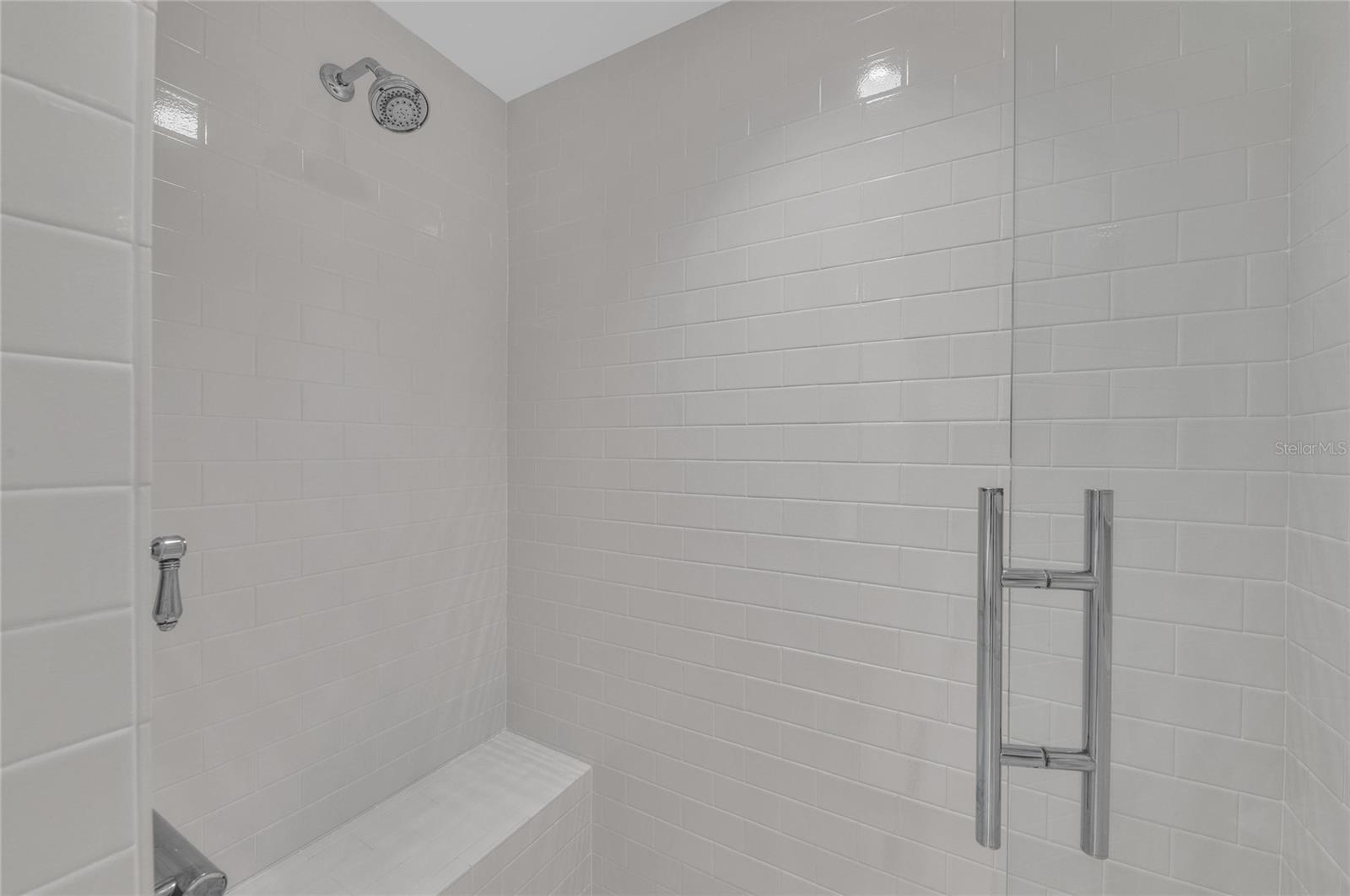 COUNTRY CLUB SHORES - Residential