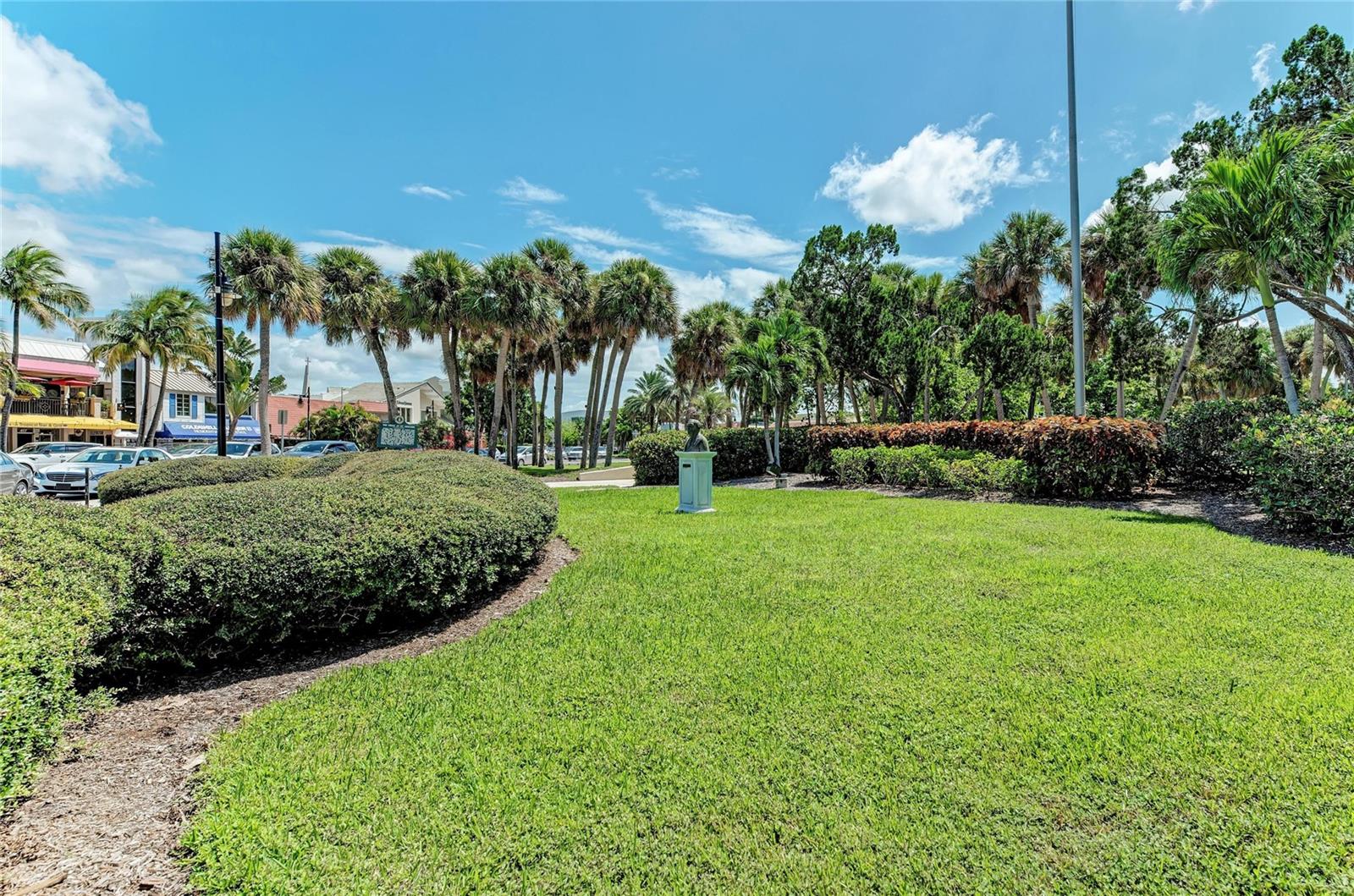 COUNTRY CLUB SHORES - Residential