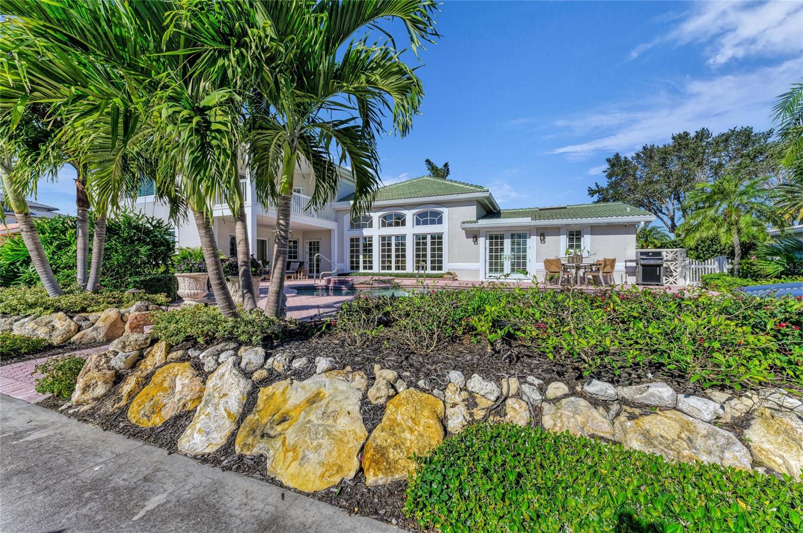 COUNTRY CLUB SHORES - Residential