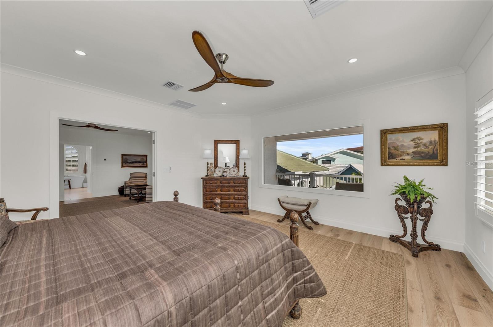 COUNTRY CLUB SHORES - Residential