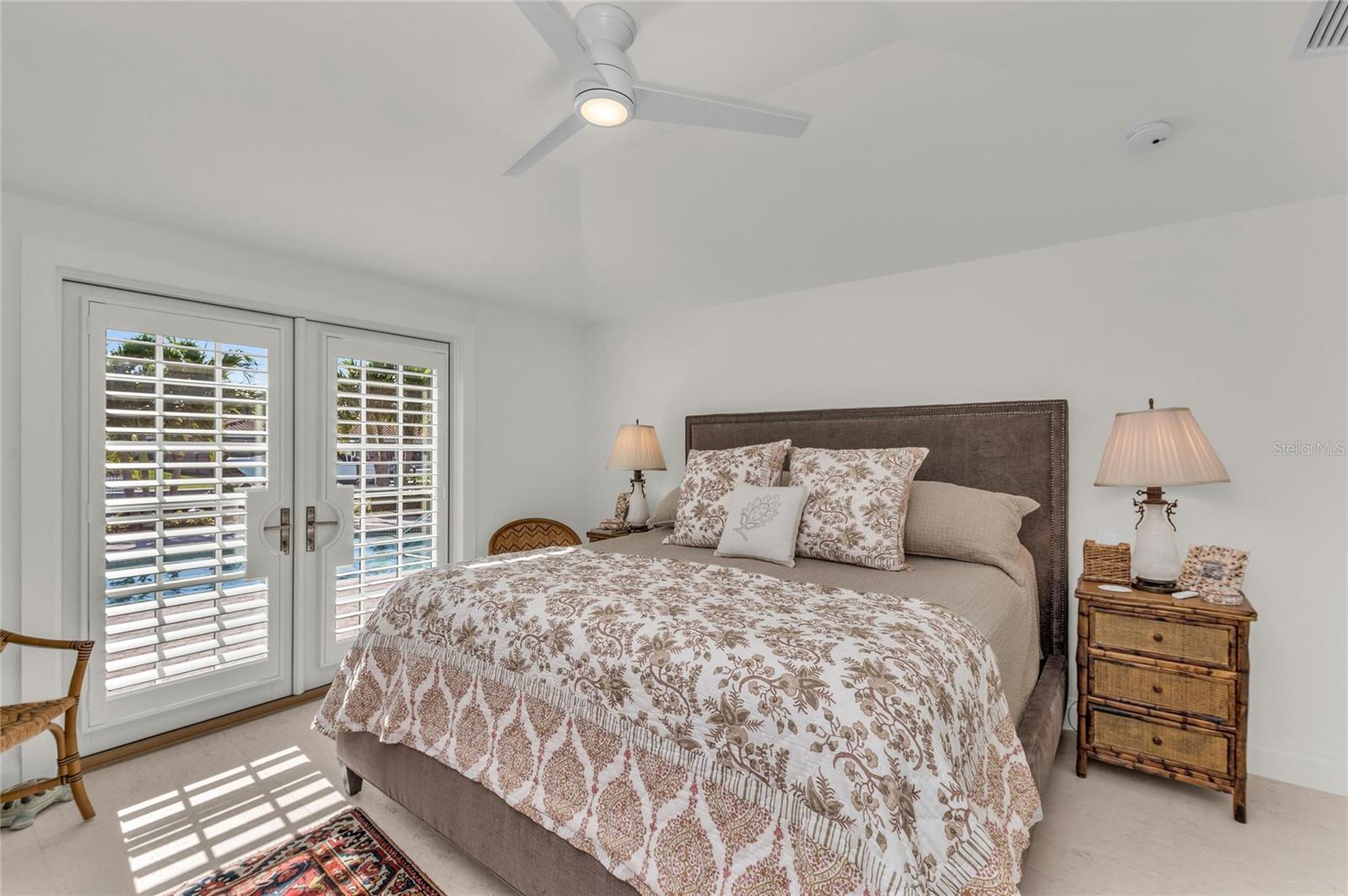 COUNTRY CLUB SHORES - Residential