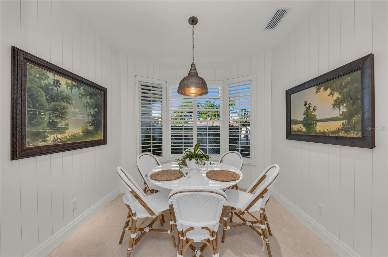 COUNTRY CLUB SHORES - Residential