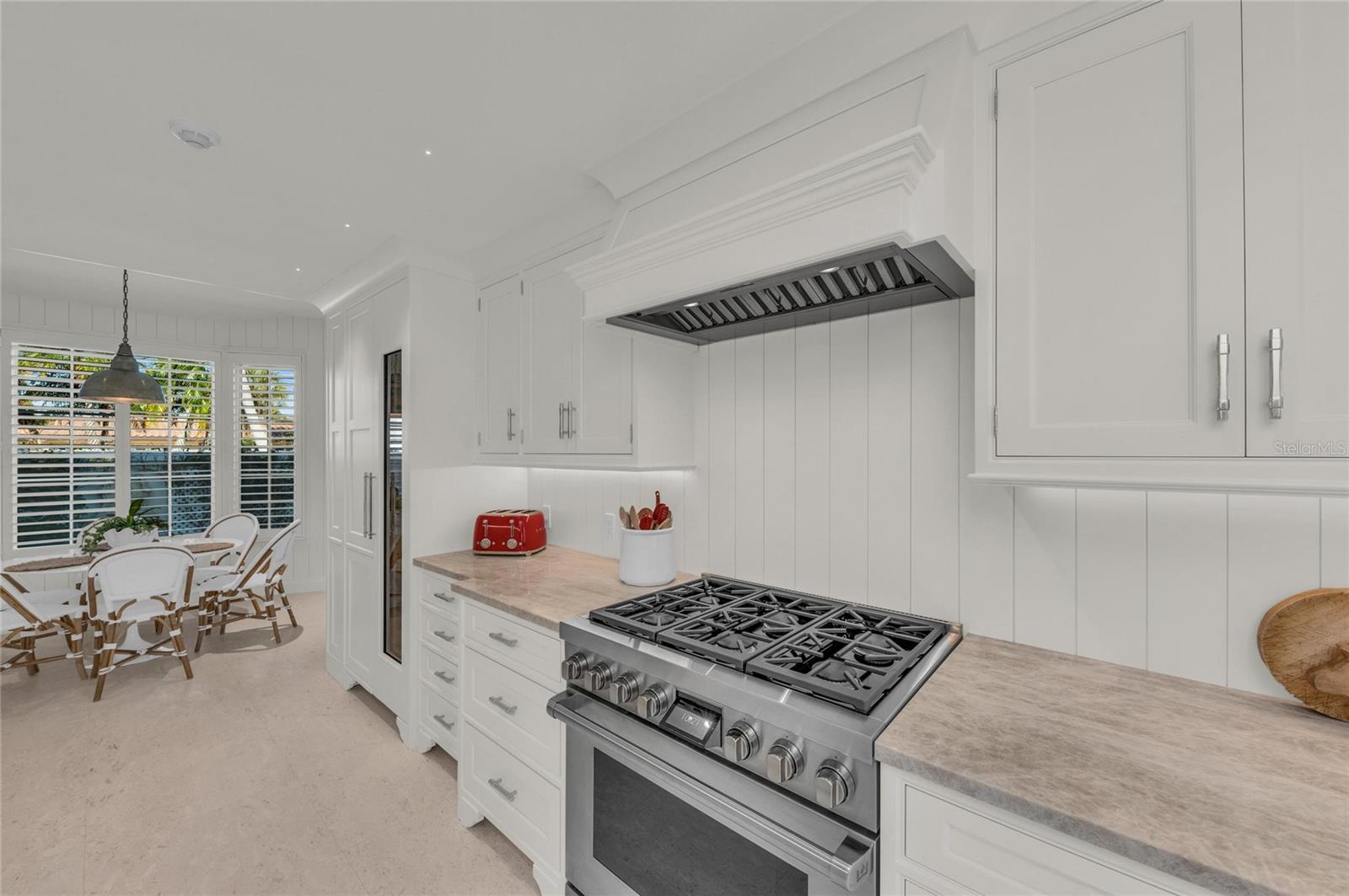 COUNTRY CLUB SHORES - Residential