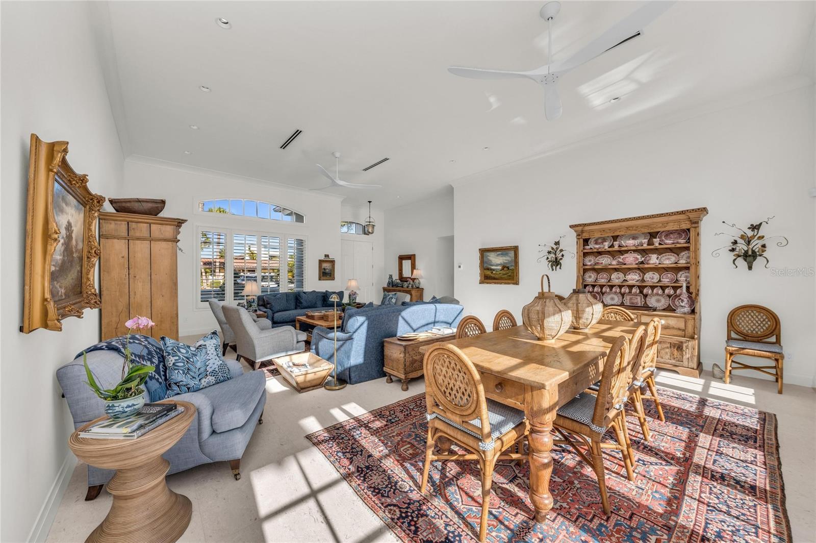 COUNTRY CLUB SHORES - Residential