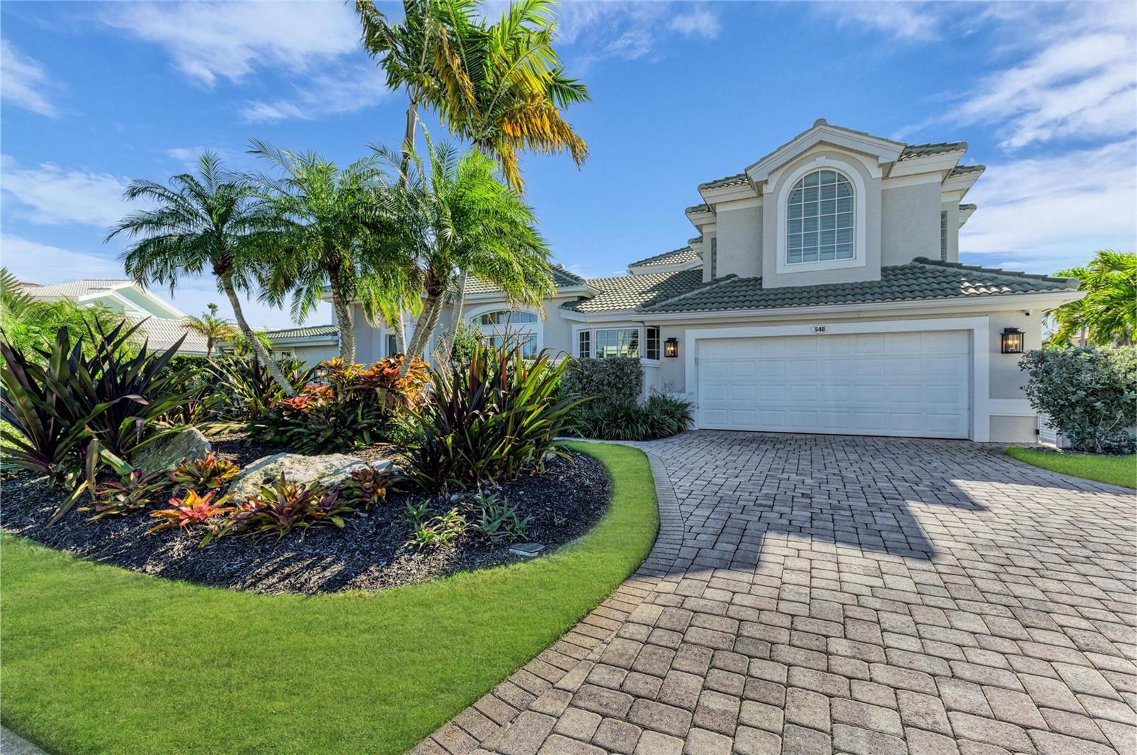 COUNTRY CLUB SHORES - Residential