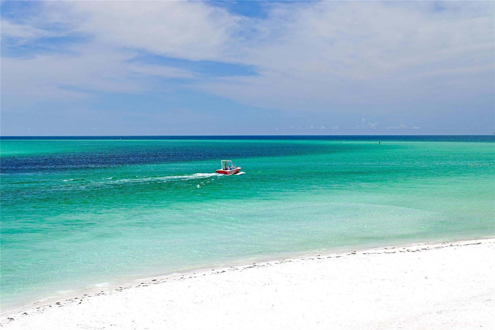 COUNTRY CLUB SHORES - Residential