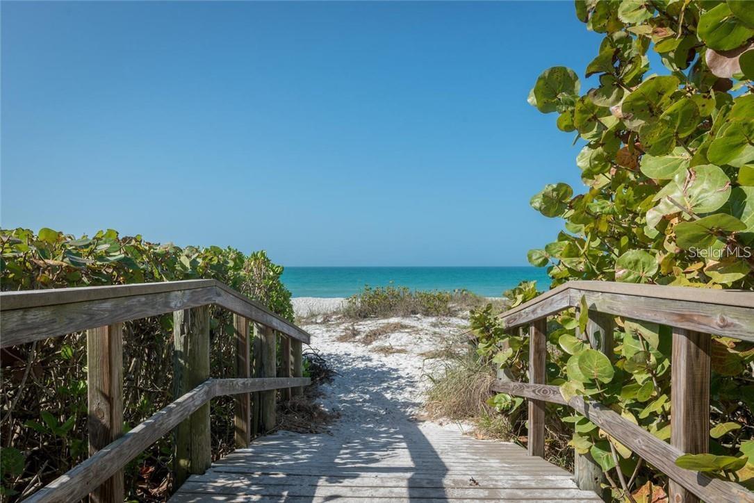 COUNTRY CLUB SHORES - Residential