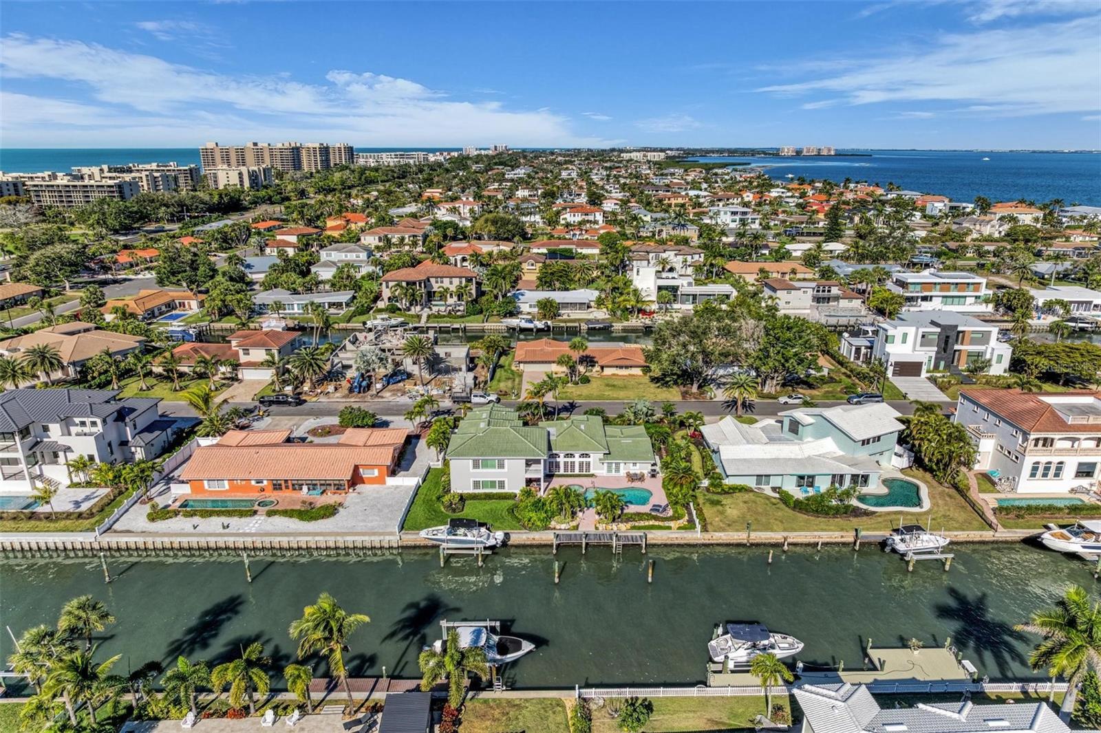 COUNTRY CLUB SHORES - Residential