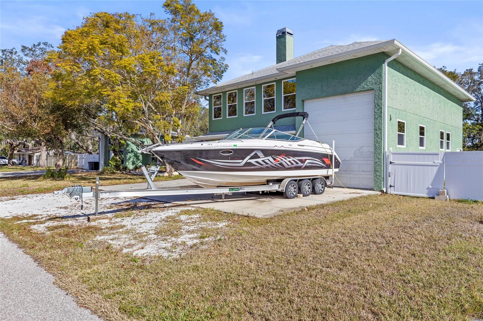 5657 OCEANIC ROAD