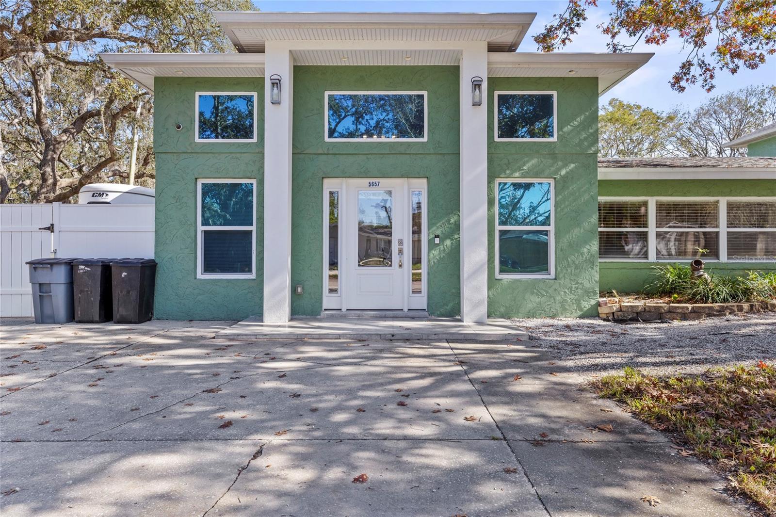 5657 OCEANIC ROAD