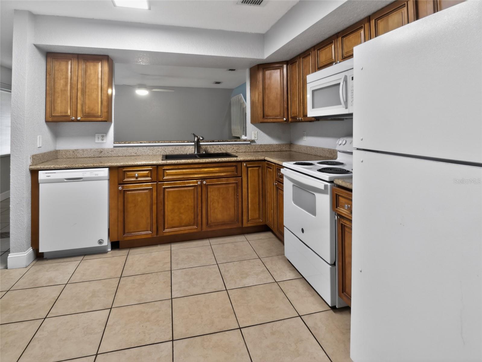 PHEASANT RUN AT ROSEMONT CONDO - Residential