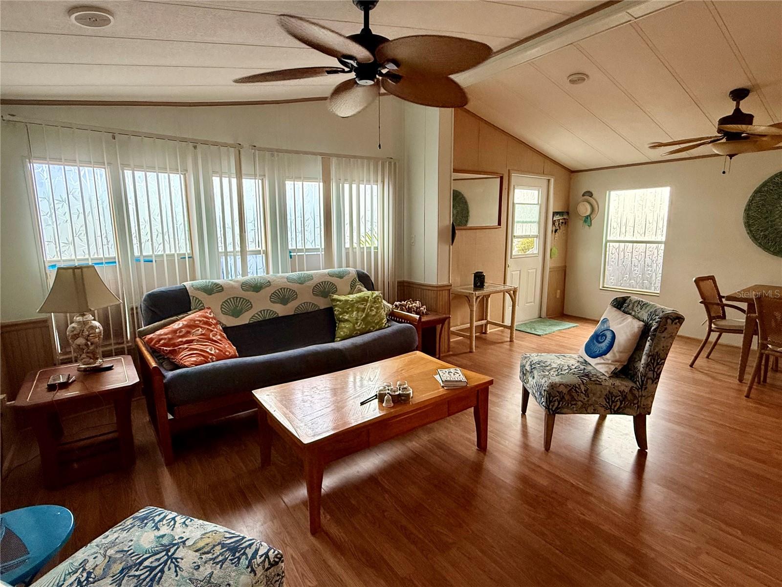 HOLIDAY TRAVEL PARK ENGLEWOOD - Residential