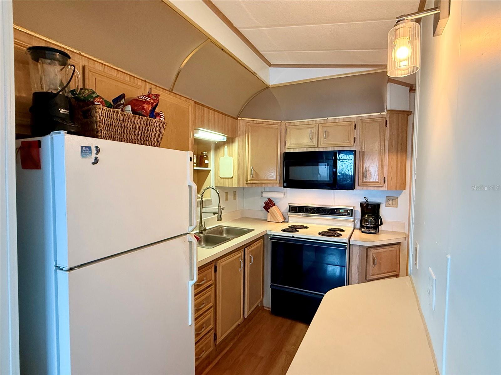 HOLIDAY TRAVEL PARK ENGLEWOOD - Residential