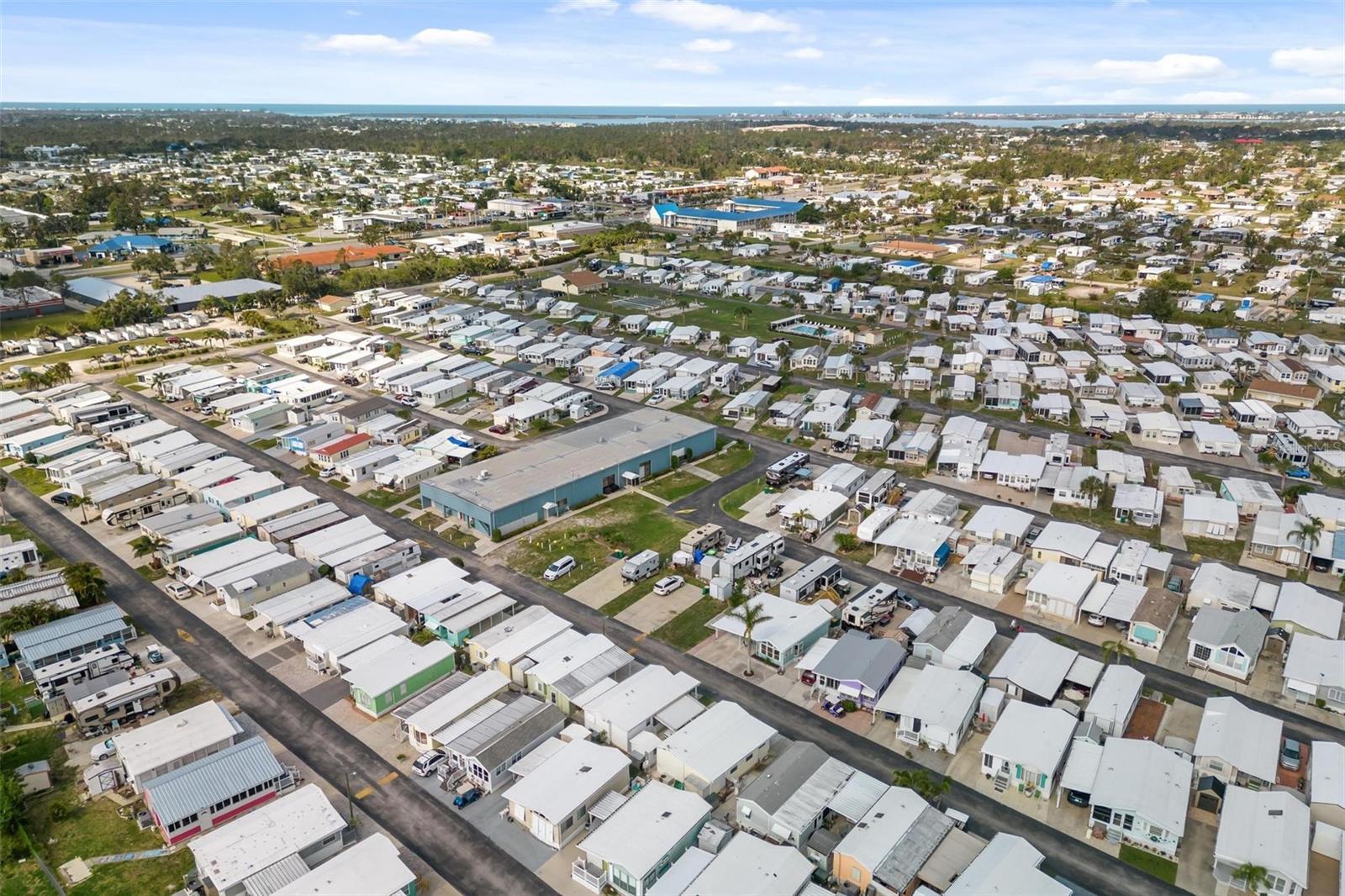 HOLIDAY TRAVEL PARK ENGLEWOOD - Residential