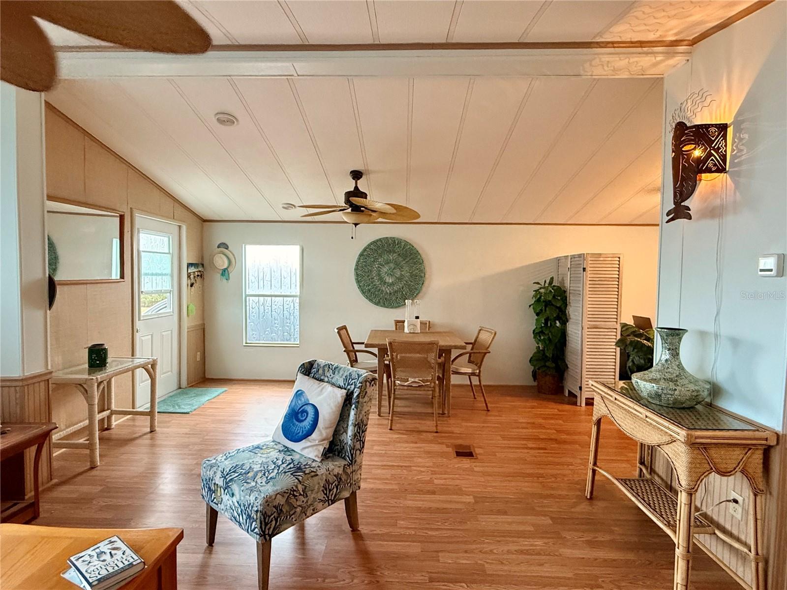 HOLIDAY TRAVEL PARK ENGLEWOOD - Residential