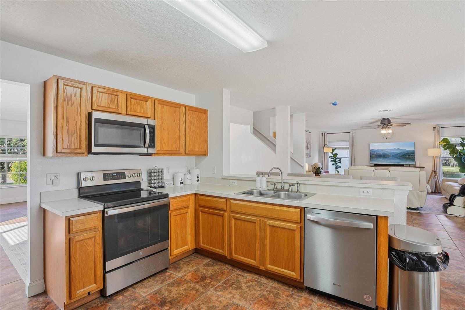 WATERFORD CHASE EAST PH 02 VILLAGE - Residential