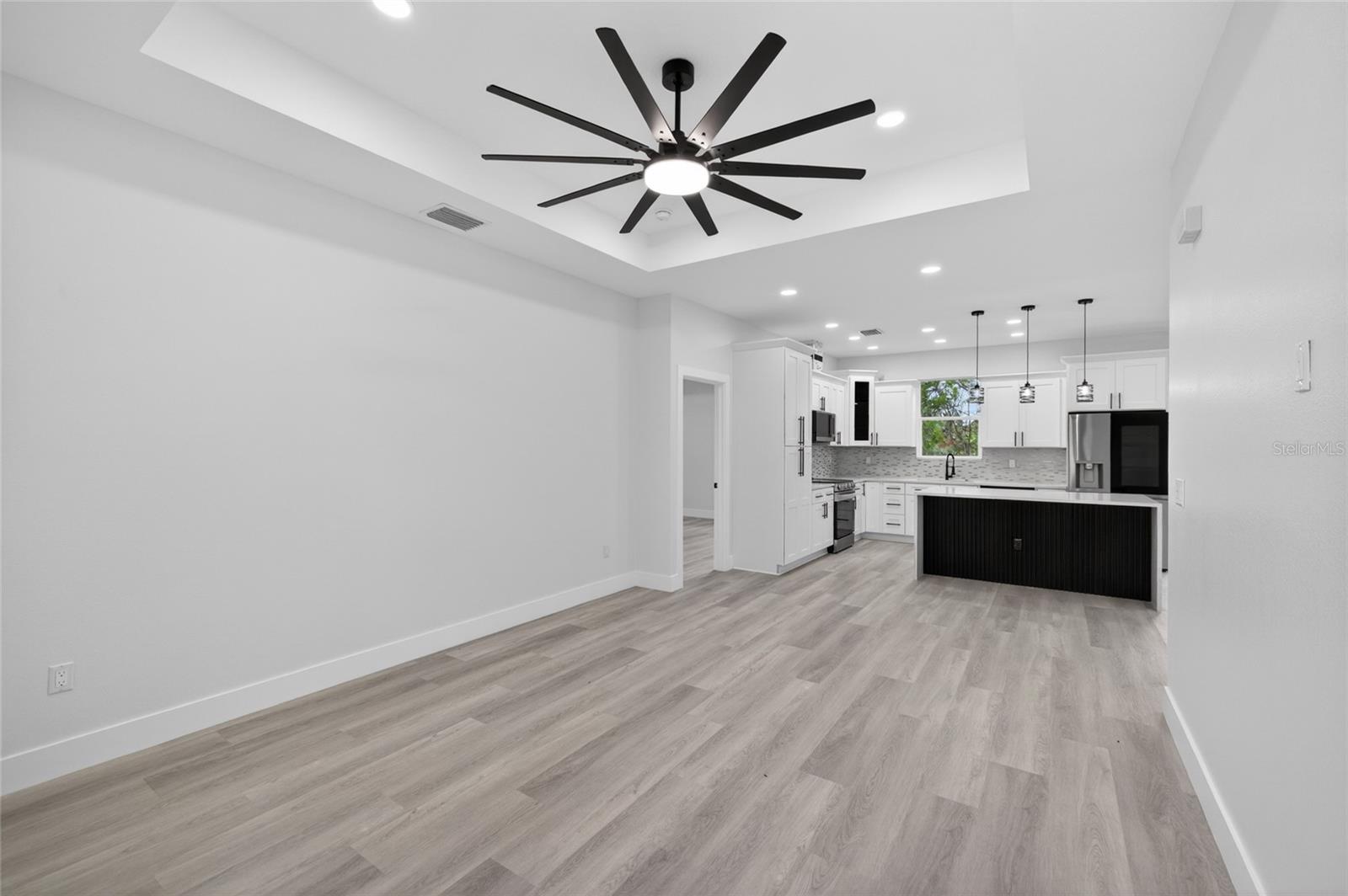 SPRING HILL - Residential