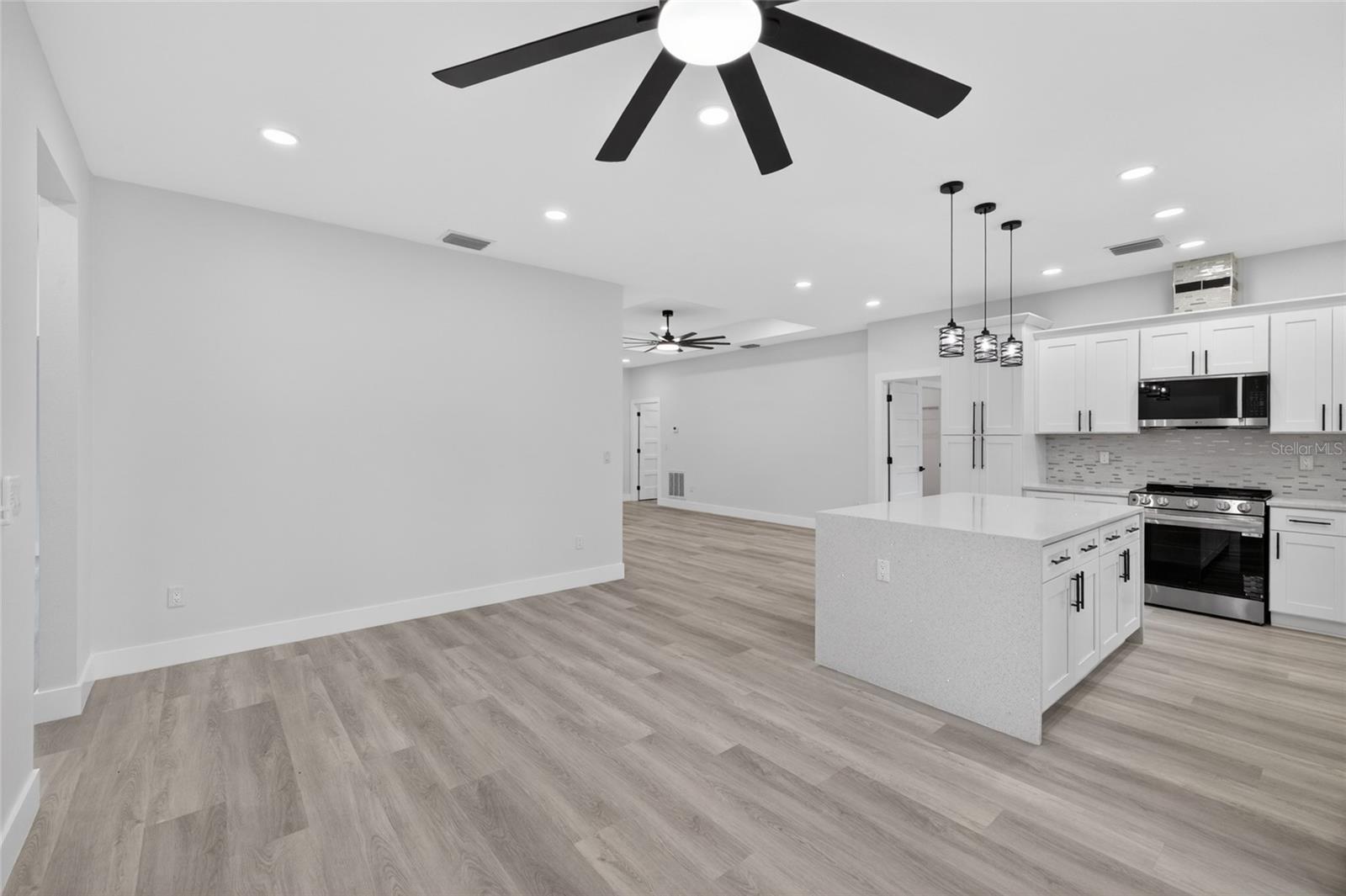 SPRING HILL - Residential