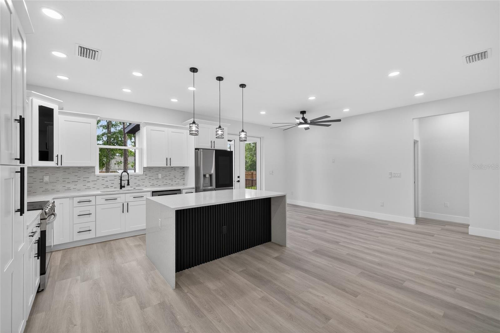 SPRING HILL - Residential