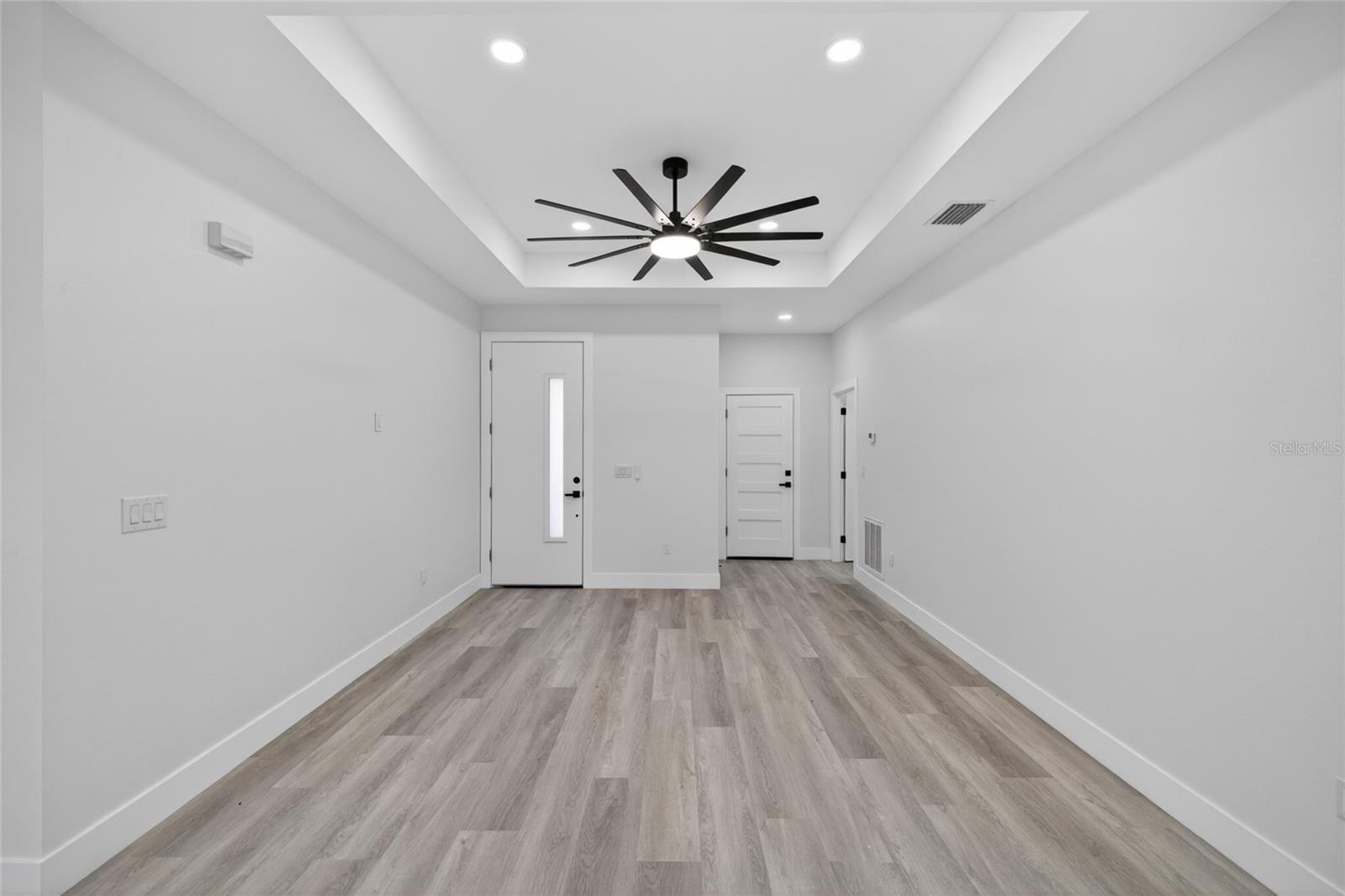 SPRING HILL - Residential
