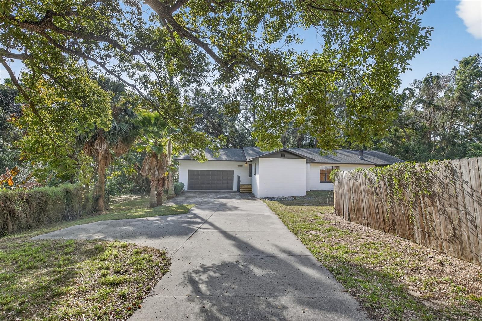 FRUITLAND PARK - Residential