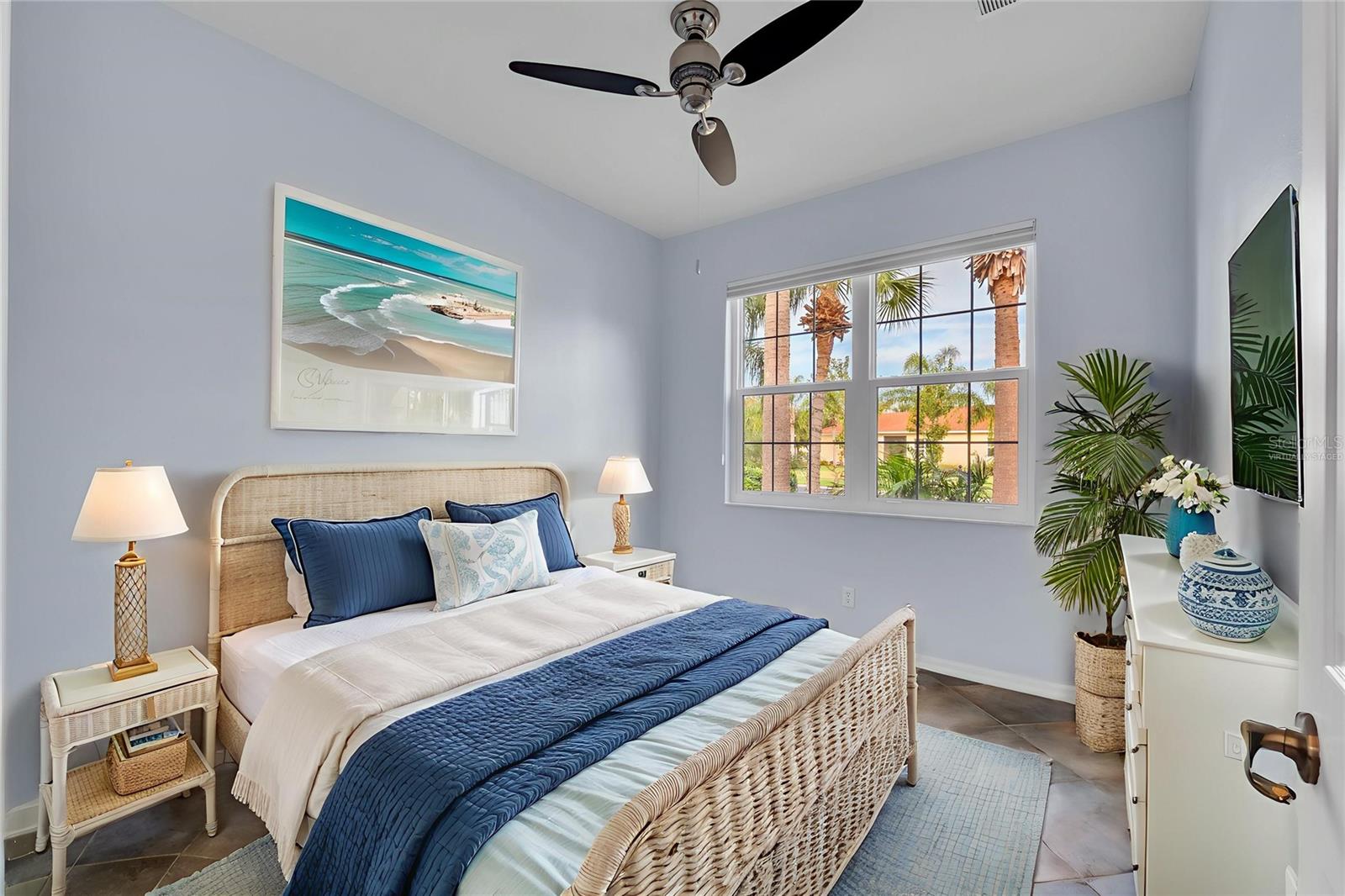 VALENCIA LAKES - Residential