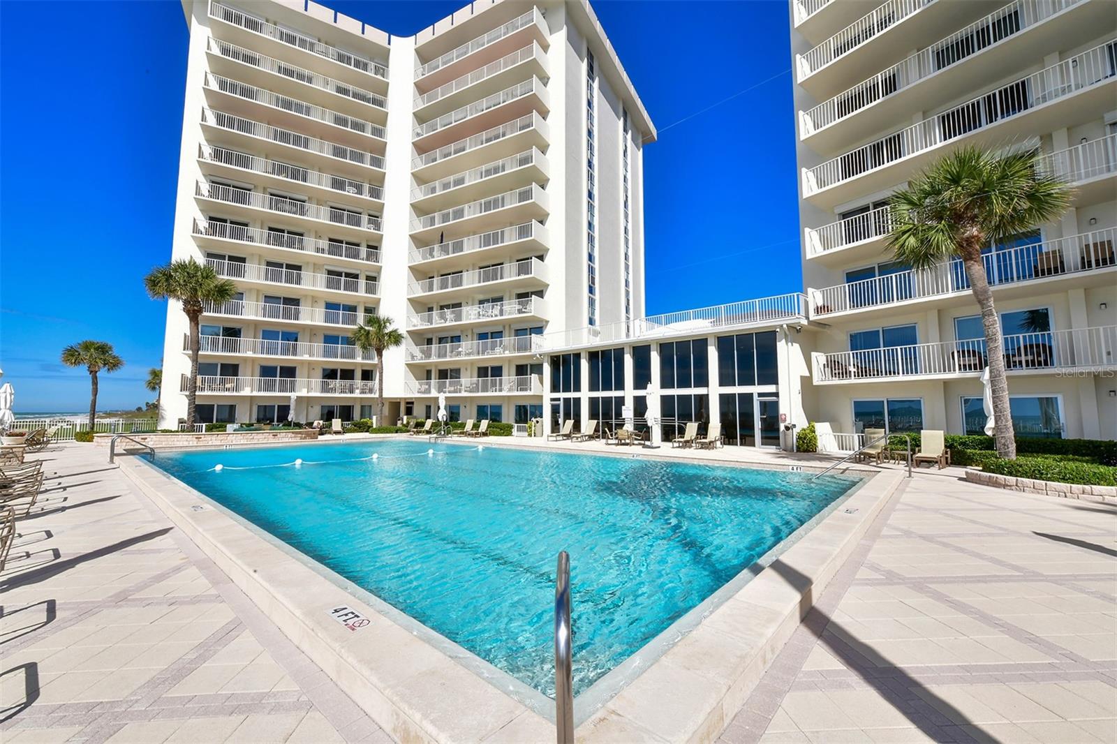 ISLANDER CLUB OF LONGBOAT - Residential