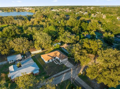 A home in LAKE ALFRED