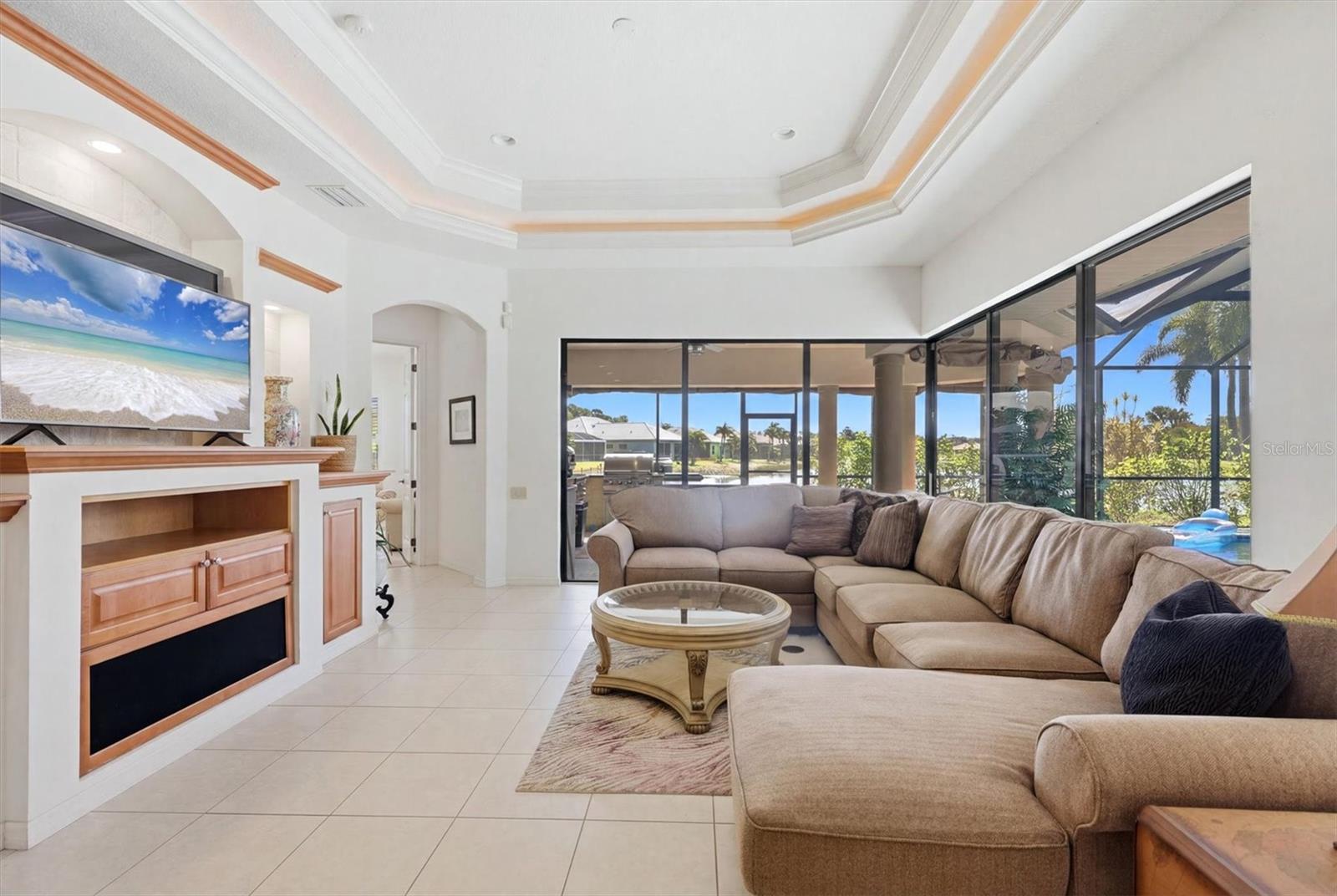 815 TROPEZ LANE