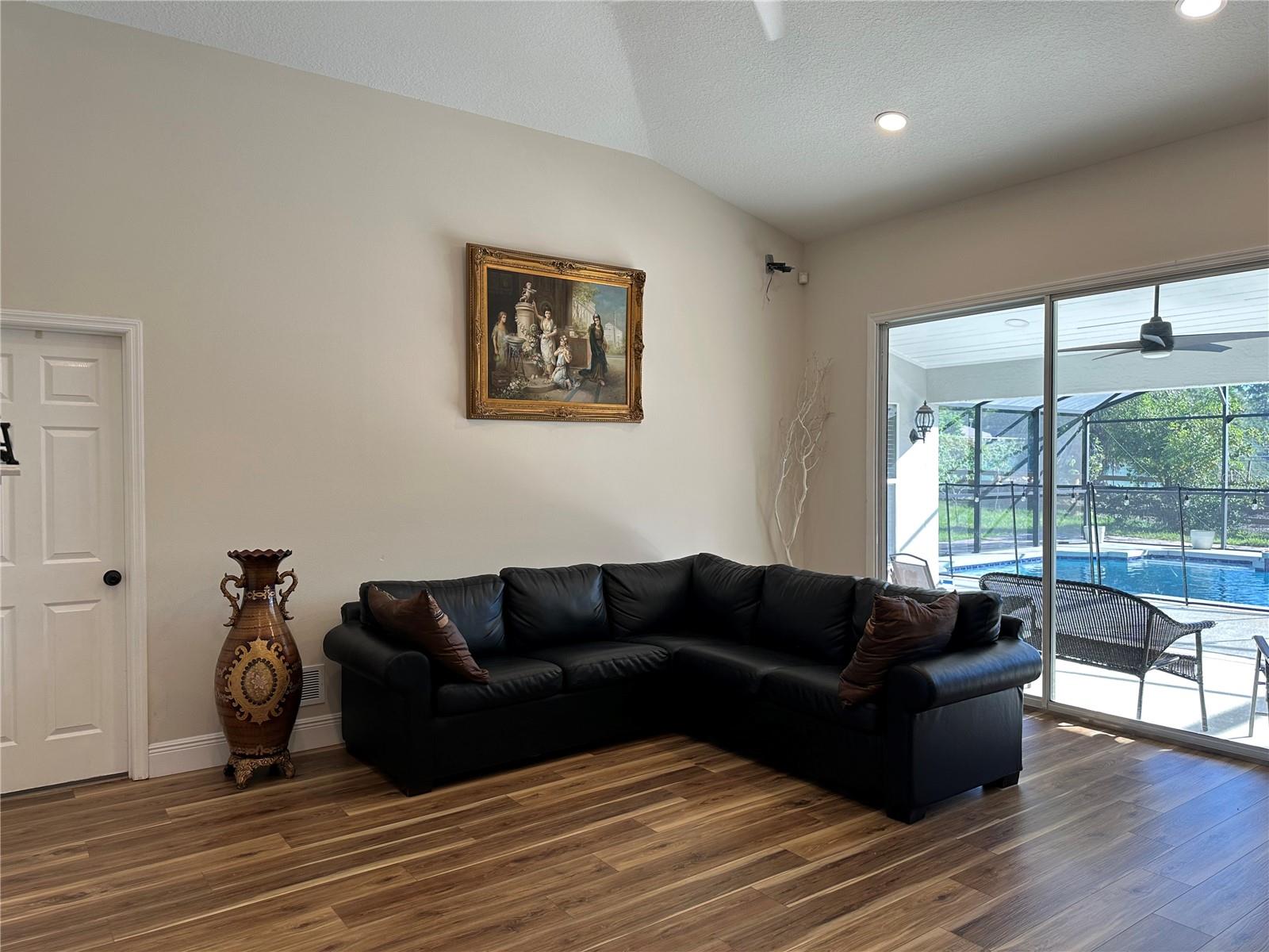 MEADOWLANDS - Residential