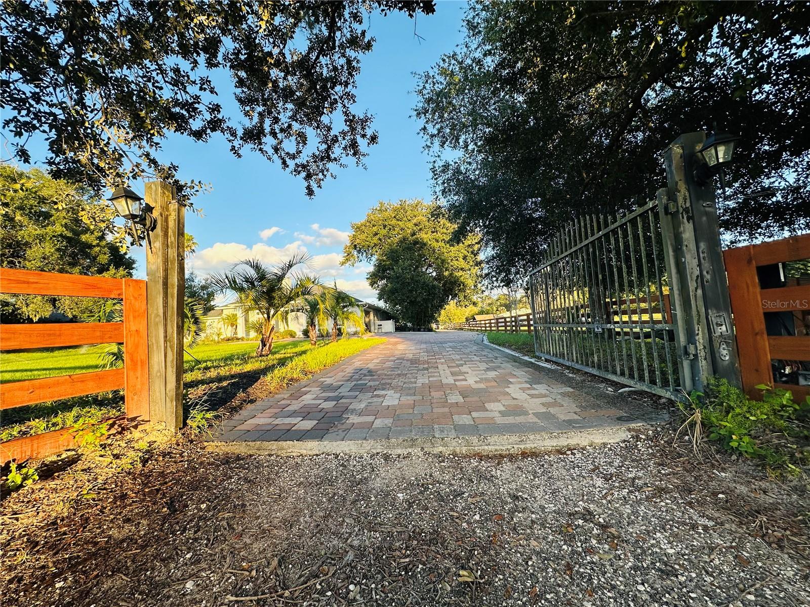 MEADOWLANDS - Residential