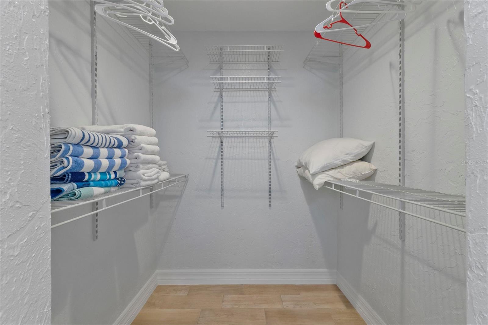 PINE SHORES ESTATE 5TH SEC - Residential