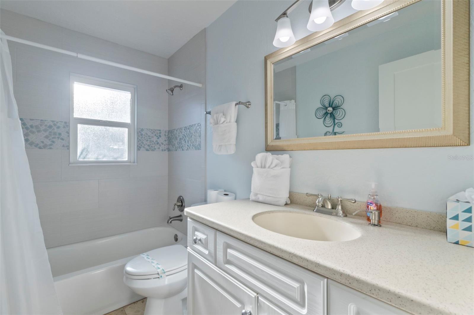 PINE SHORES ESTATE 5TH SEC - Residential