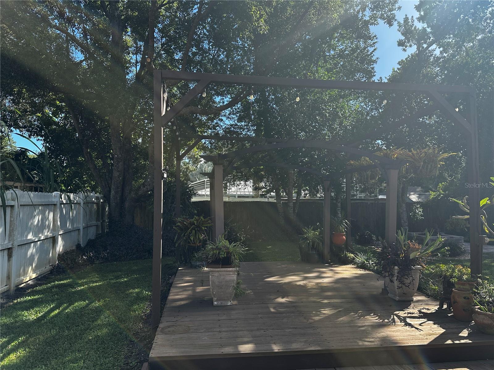 CAROL WOODS - Residential Lease