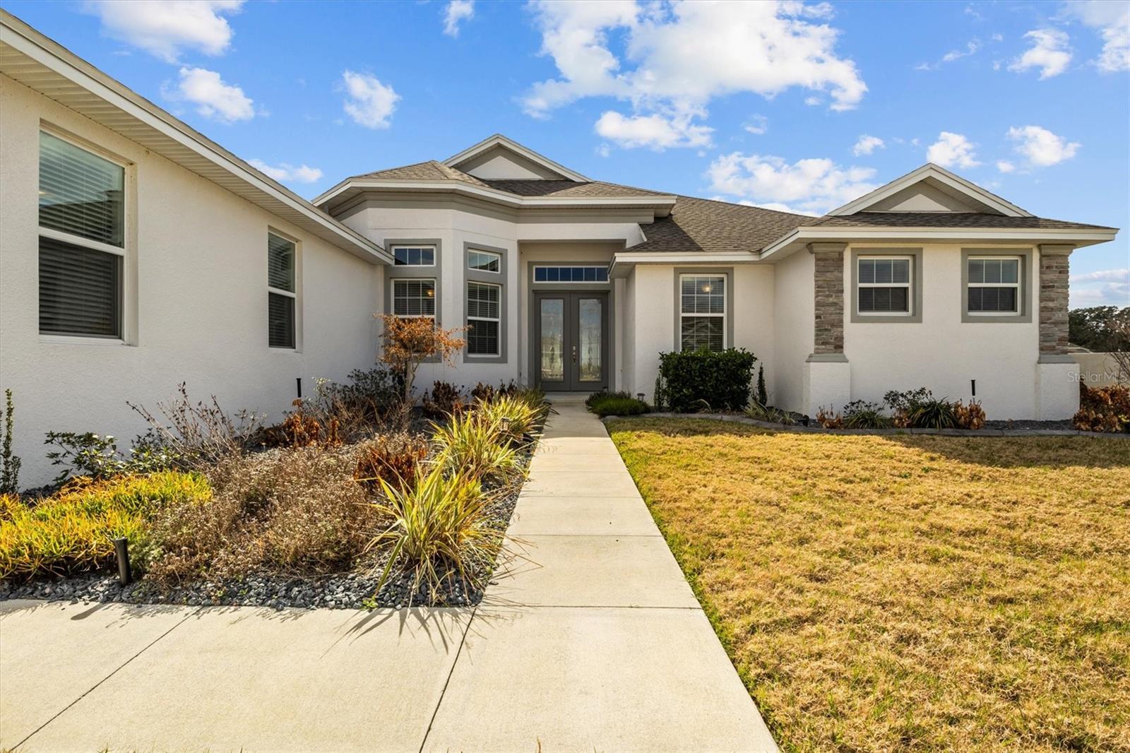 SANCTUARY BY THE LAKE PH ONE - Residential