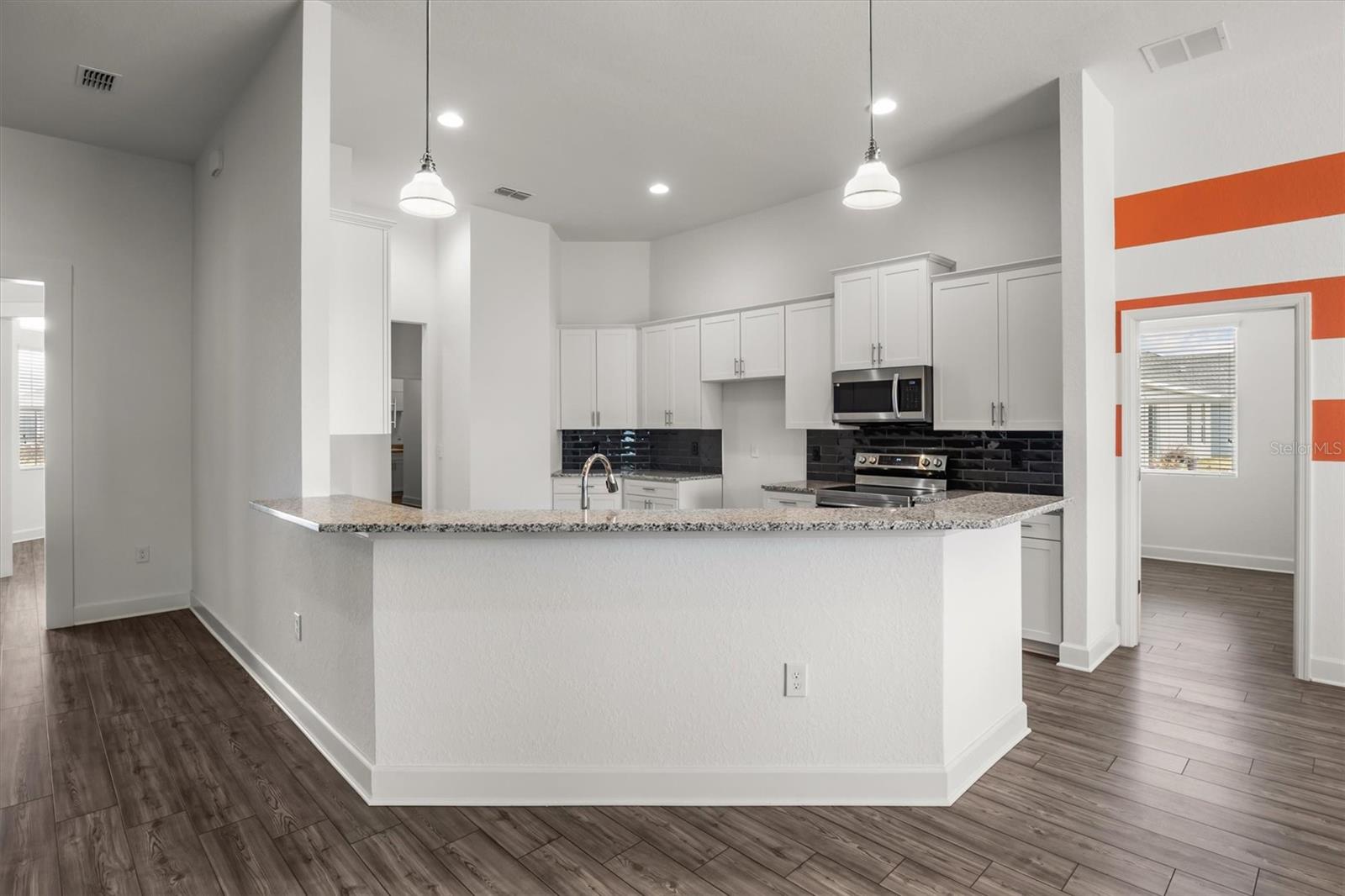 SANCTUARY BY THE LAKE PH ONE - Residential