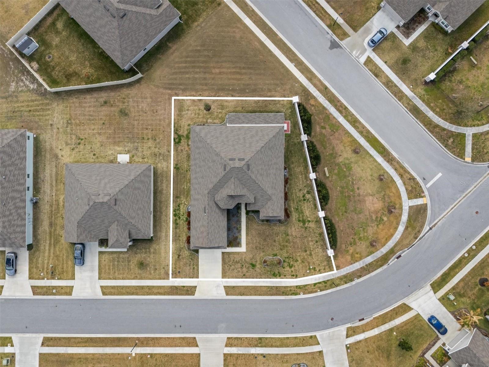 SANCTUARY BY THE LAKE PH ONE - Residential