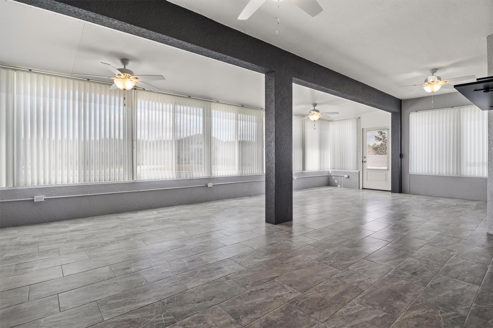 SANCTUARY BY THE LAKE PH ONE - Residential