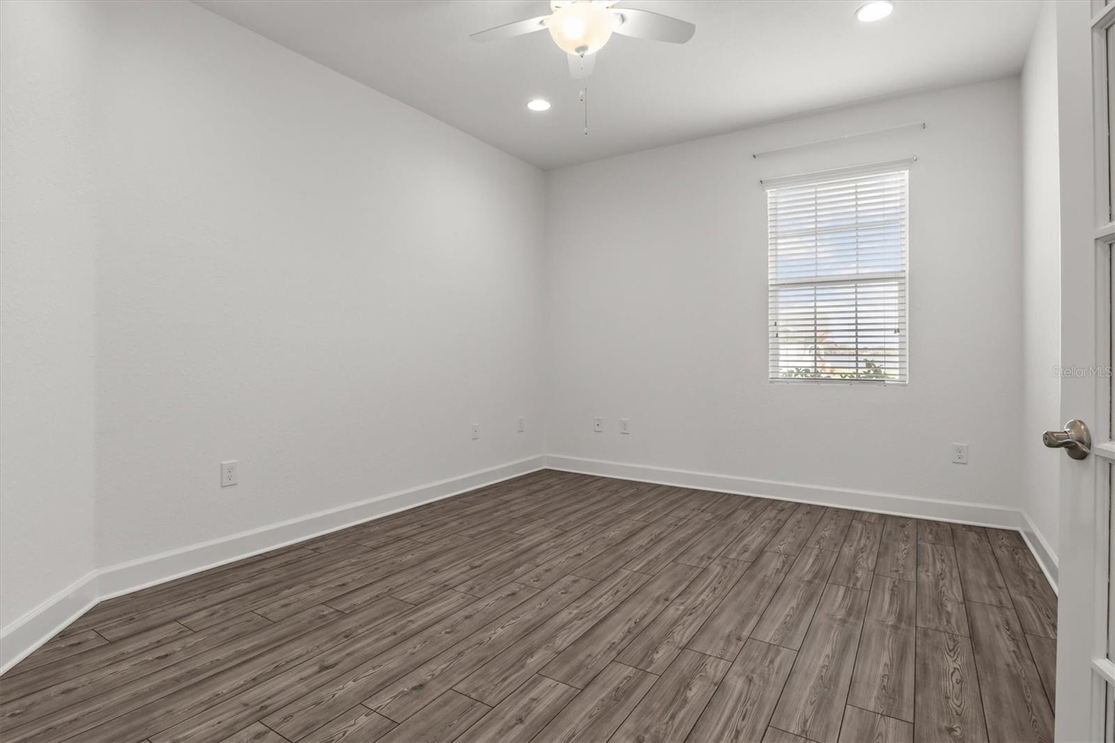 SANCTUARY BY THE LAKE PH ONE - Residential