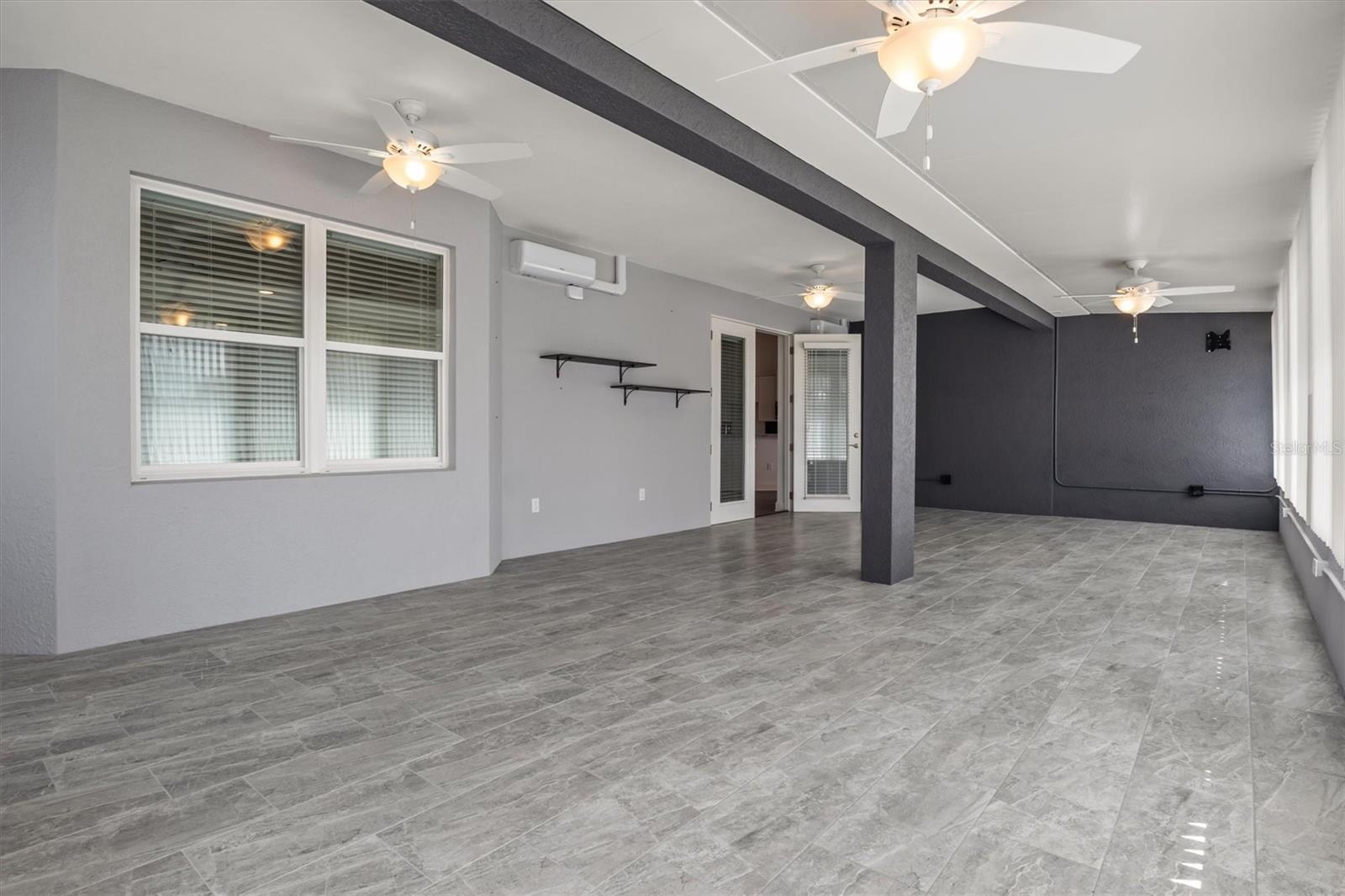 SANCTUARY BY THE LAKE PH ONE - Residential